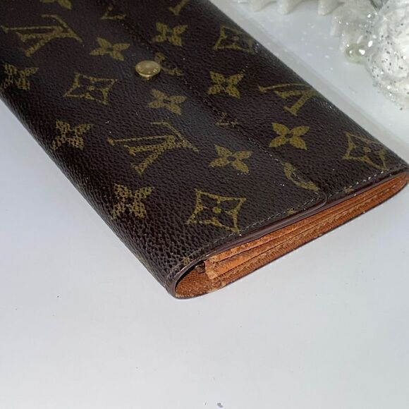 AUTHENTIC 🎖️ Louis Vuitton Monogram Sarah Wallet - Picture 8 of 14
